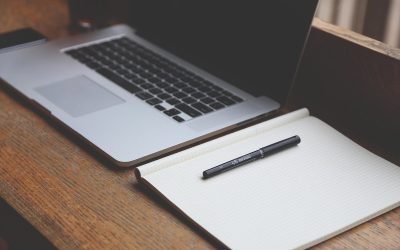 Bureau trop haut : reprendre un plan de travail standard